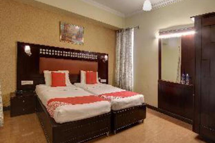 OYO 10437 Hotel Hibiscus INN