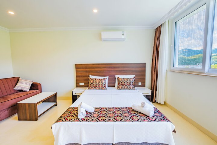 Room 25 of 65