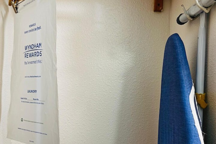 Iron/ironing board