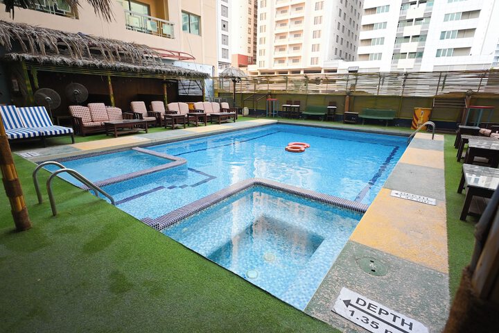 Pool 44 of 87