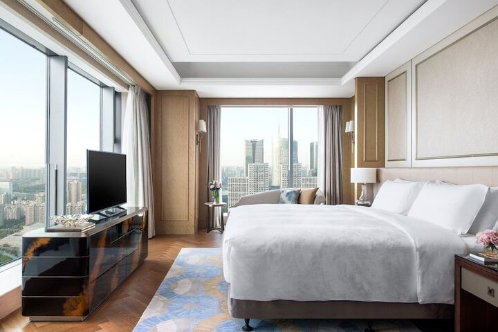 Room 34 of 103