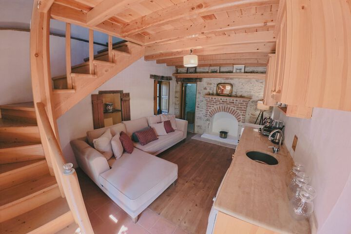 Room 8 of 23