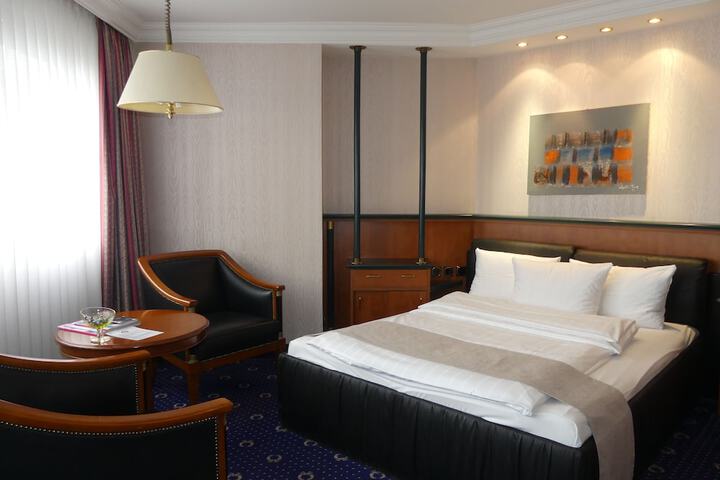 Room 44 of 72