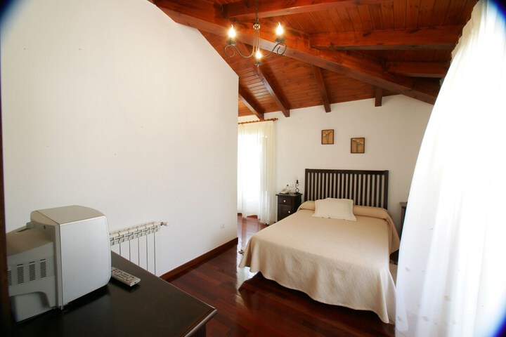 Room 11 of 24