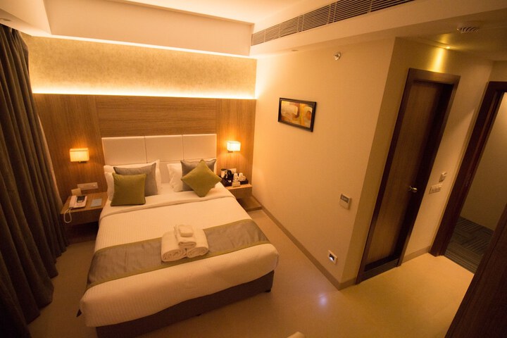 Room 4 of 30