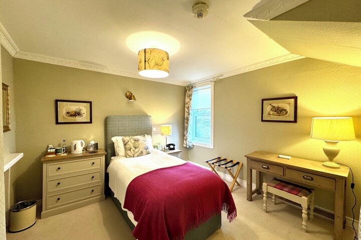 Room 35 of 62