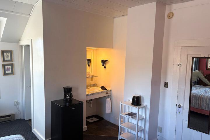 Room 28 of 75