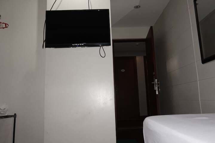 Room 19 of 50