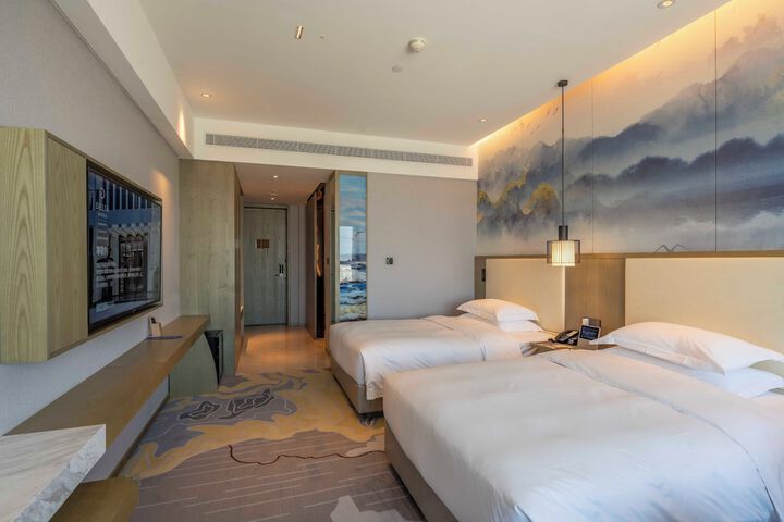 Room 13 of 52