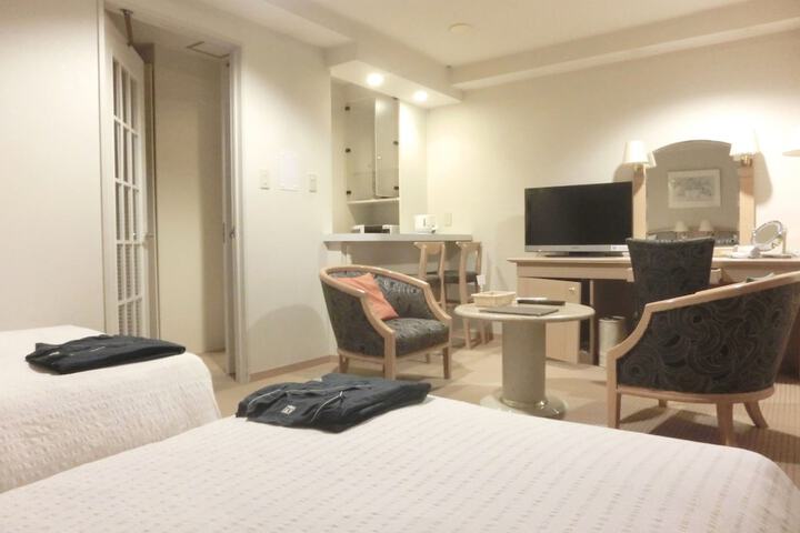 Room 14 of 66