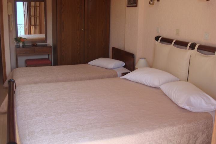 Room 3 of 39