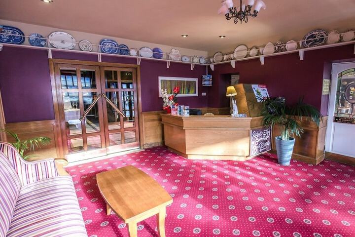 Entrance & Lobby