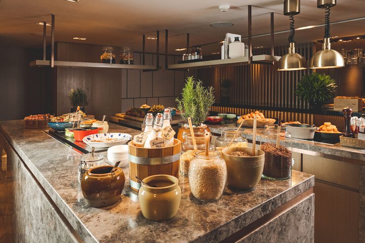 Dining 70 of 121