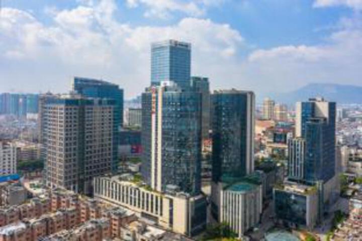 Golden Pond Hot Spring Hotel (Kunming Nanya)