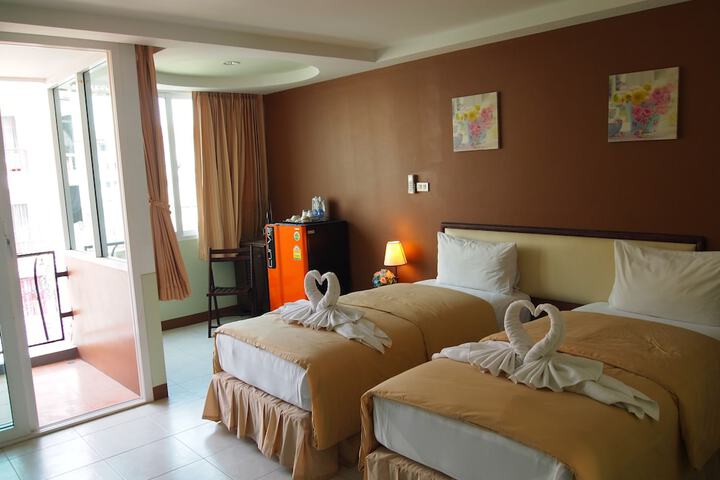 Room 17 of 36