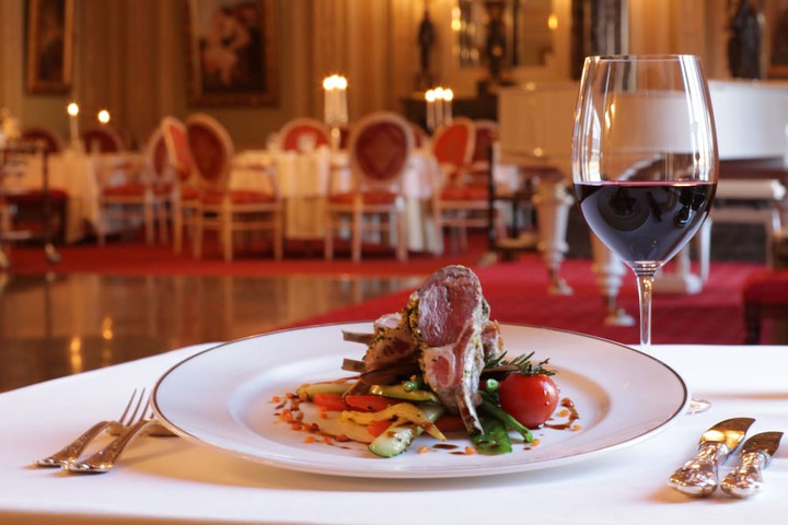 Dining 92 of 137