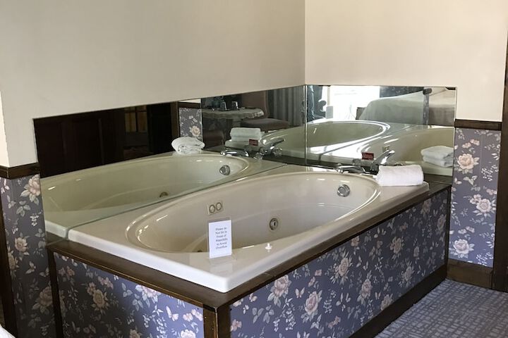 Hot Tub 35 of 52