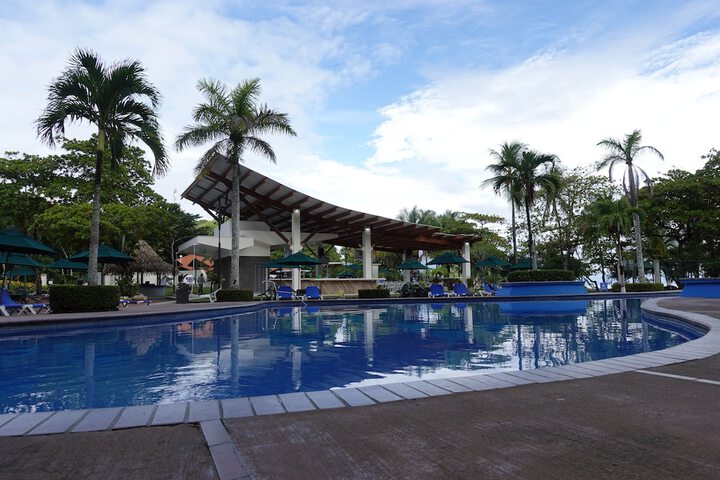 Pool 76 of 100