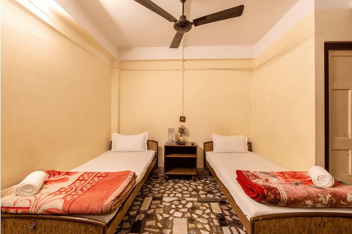 Room 6 of 35