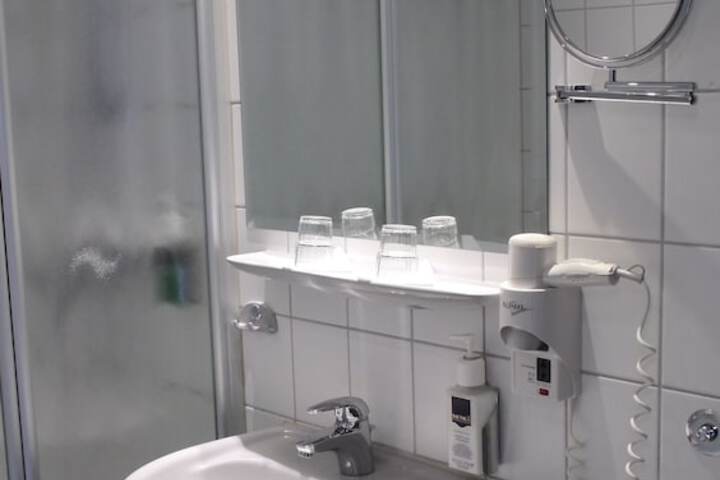 Room 15 of 57