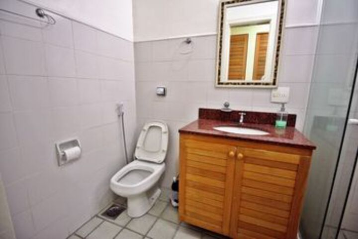 Room 3 of 20