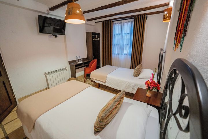 Room 32 of 65