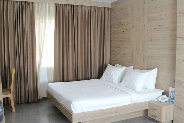 Room 17 of 35