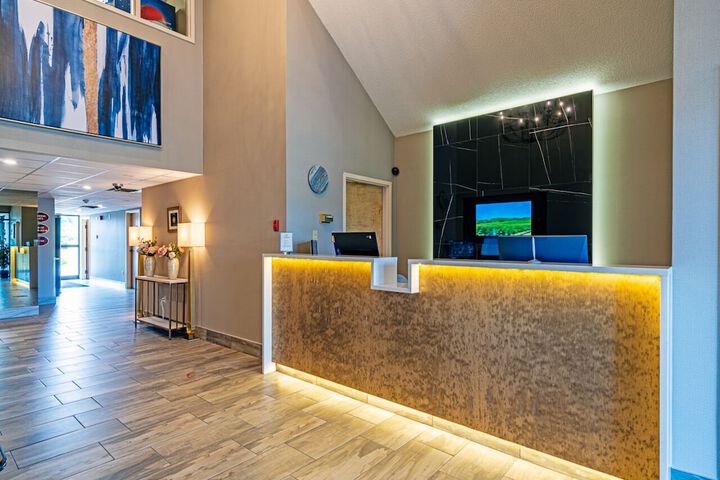 Hotel Interior 20 of 34