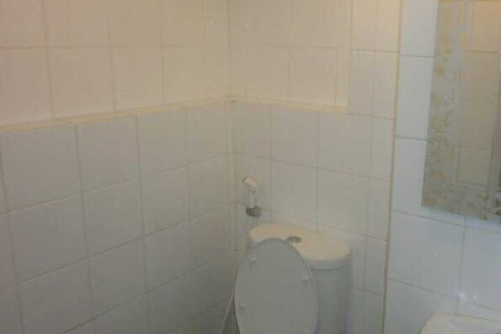 Room 8 of 9