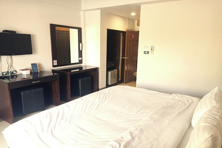 Room 13 of 39