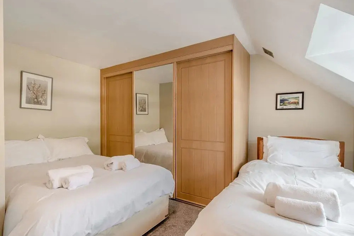 Room 5 of 15