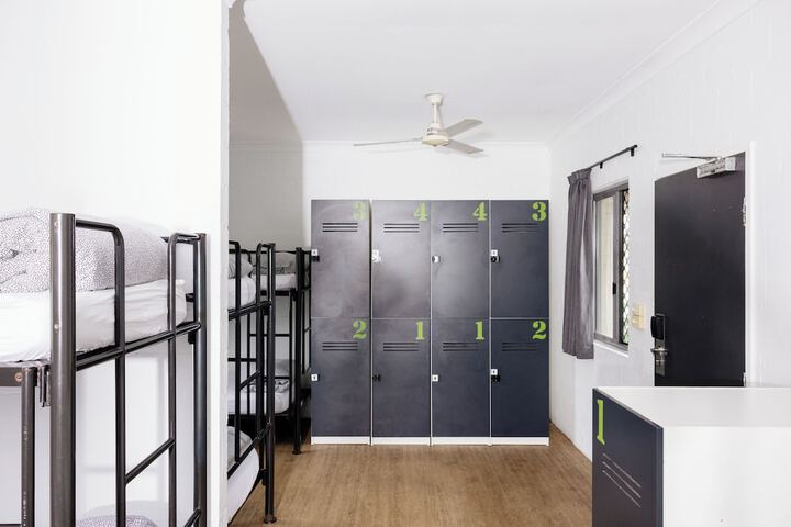 Room 22 of 61