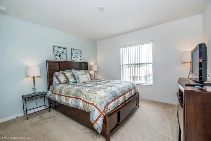 Room 7 of 19