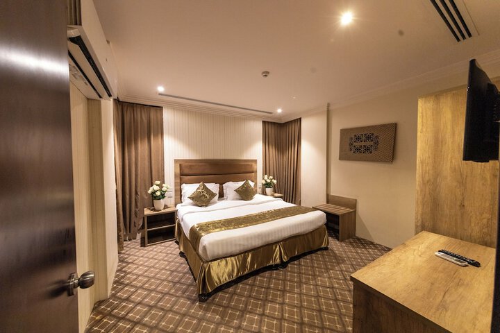 Room 25 of 114