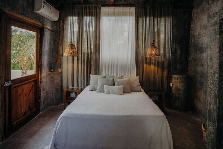 Room 37 of 78