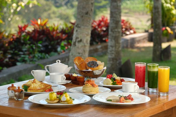 Breakfast/Coffee Service 65 of 82