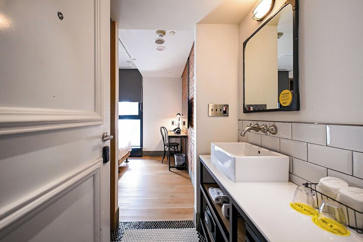 Room 26 of 55