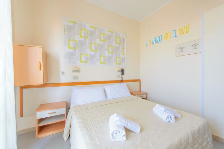 Room 11 of 46