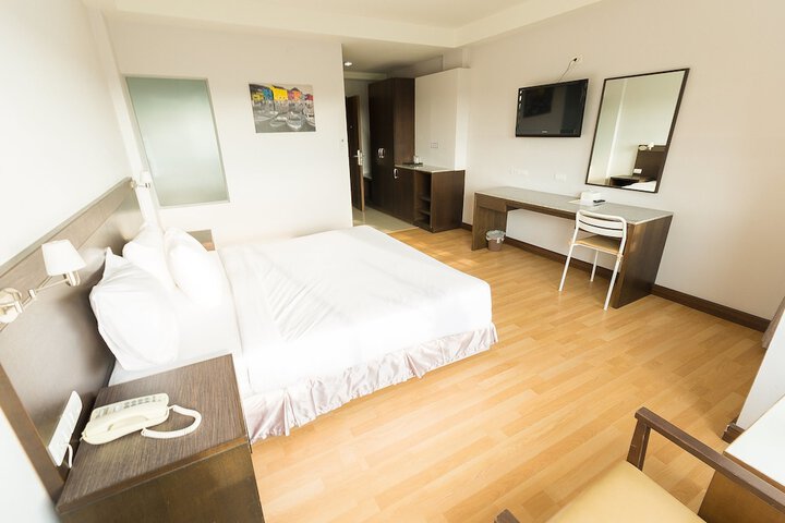 Room 10 of 43