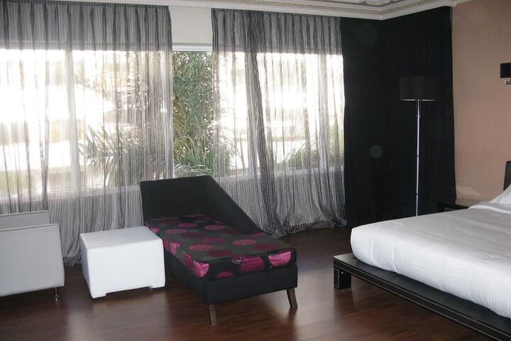 Room 3 of 17