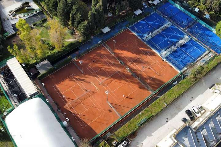 Tennis court