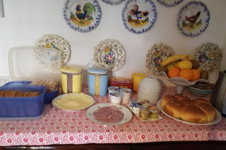Breakfast/Coffee Service 13 of 20
