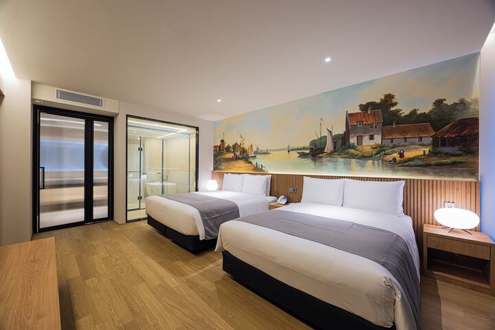 Room 21 of 57