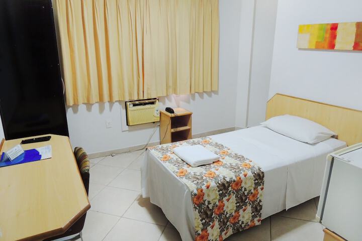 Room 9 of 10