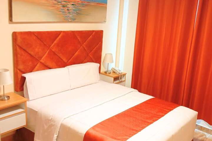 Room 68 of 284