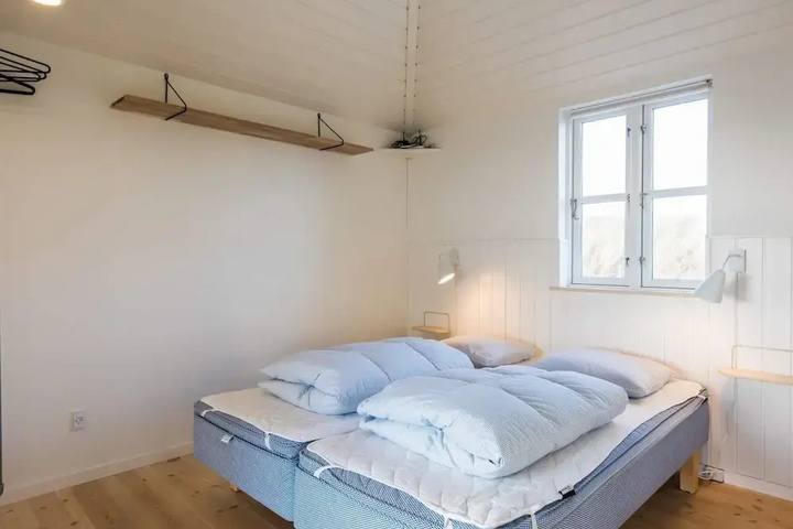 Room 4 of 22