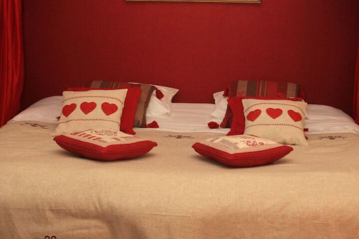 Room 12 of 74