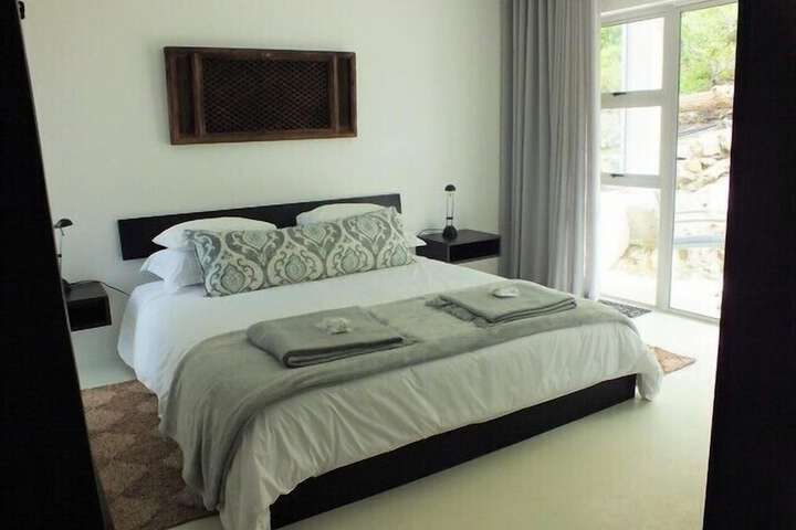 Room 4 of 63