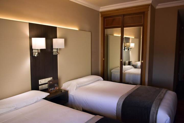 Room 13 of 48