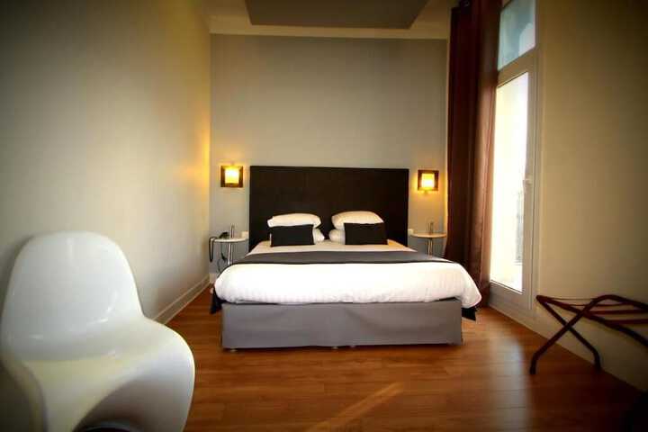 Room 4 of 30